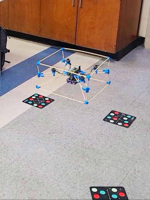 plateformeAI_image1-2_aviation-connection Robot volant Cognifly dans le cadre du programme Intelligence artificielle et robot volant d'Aviation Connection.
